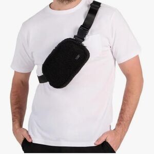 Lolë Fleece Belt Bag- unissex one‎ size